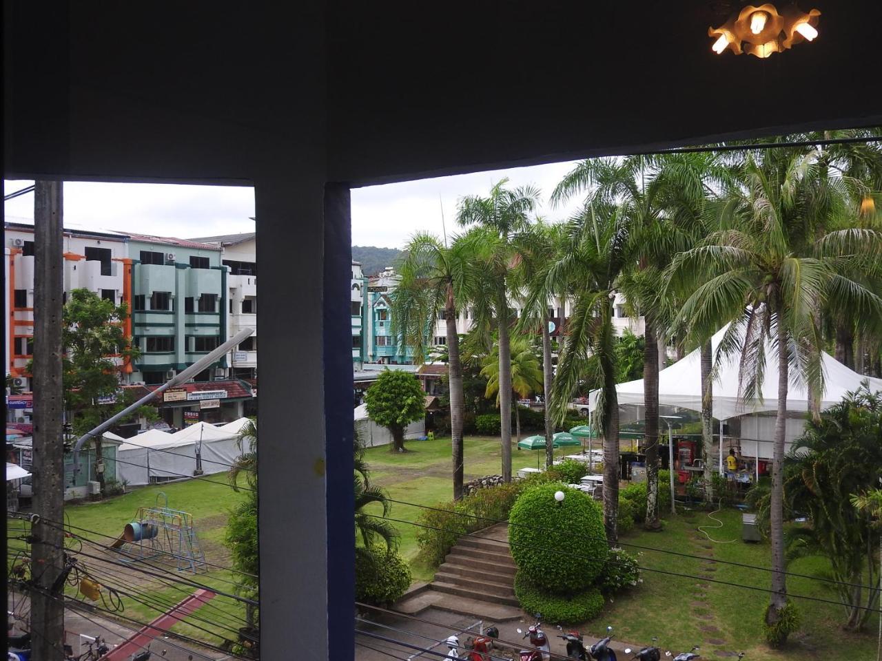 Allstar Guesthouse Karon Bagian luar foto