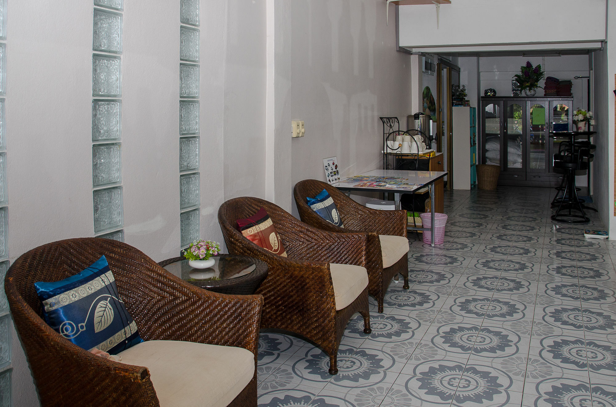 Allstar Guesthouse Karon Bagian luar foto