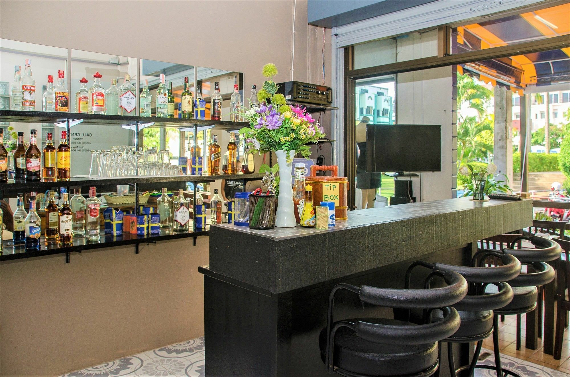 Allstar Guesthouse Karon Bagian luar foto