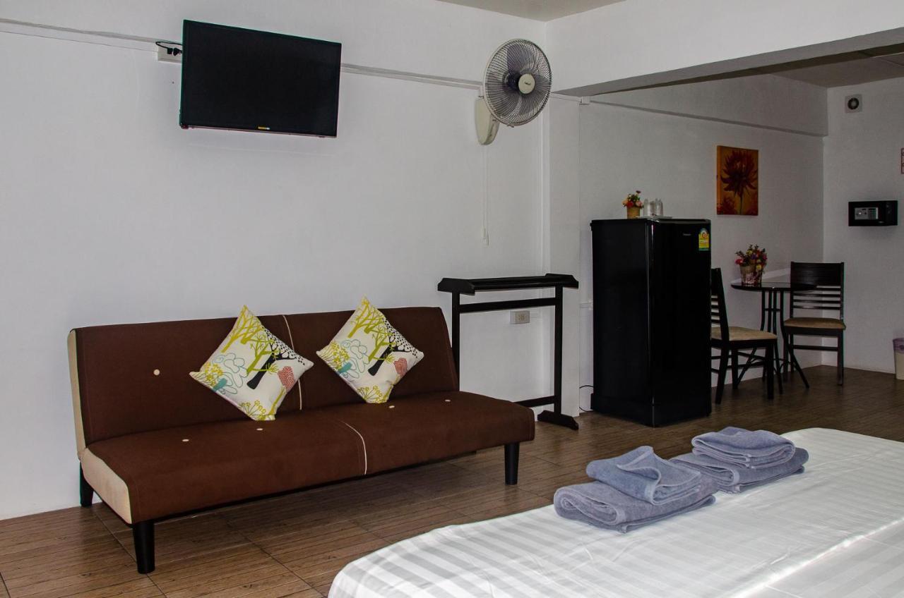 Allstar Guesthouse Karon Bagian luar foto