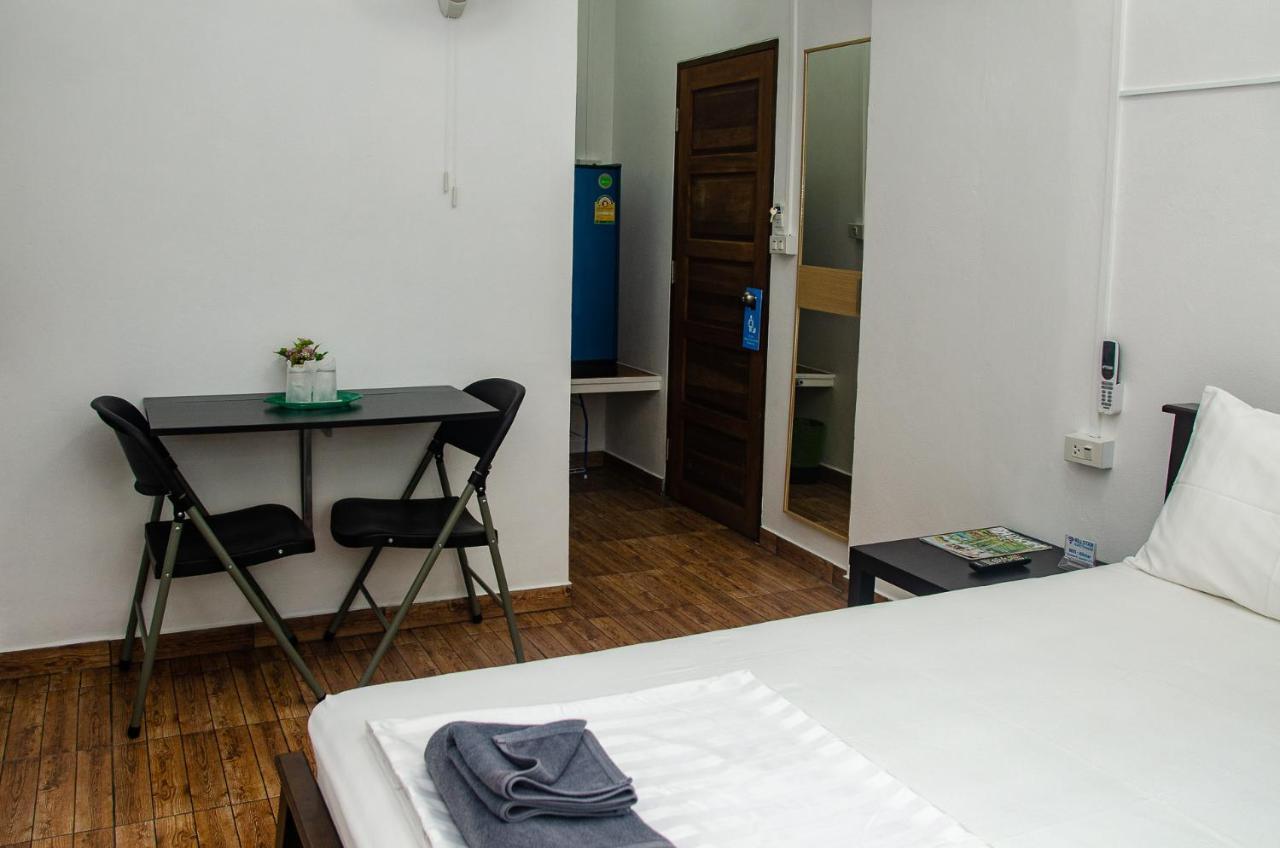 Allstar Guesthouse Karon Bagian luar foto