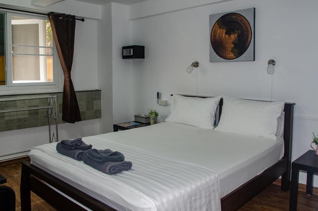 Allstar Guesthouse Karon Bagian luar foto
