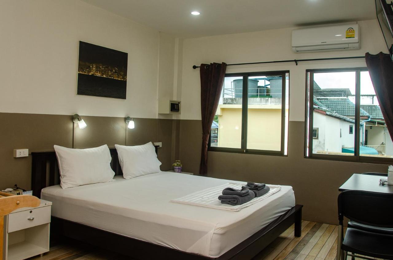 Allstar Guesthouse Karon Bagian luar foto