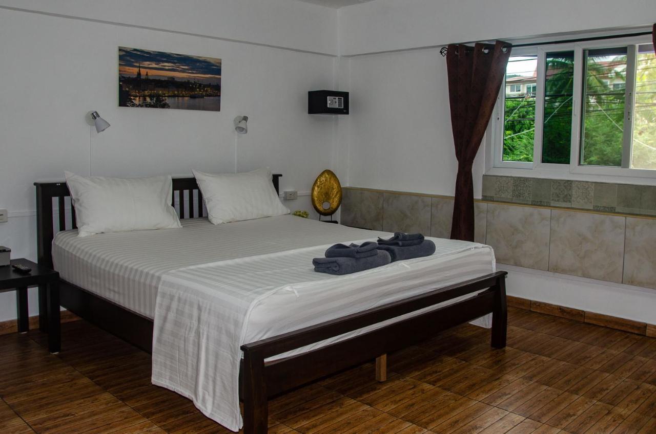 Allstar Guesthouse Karon Bagian luar foto