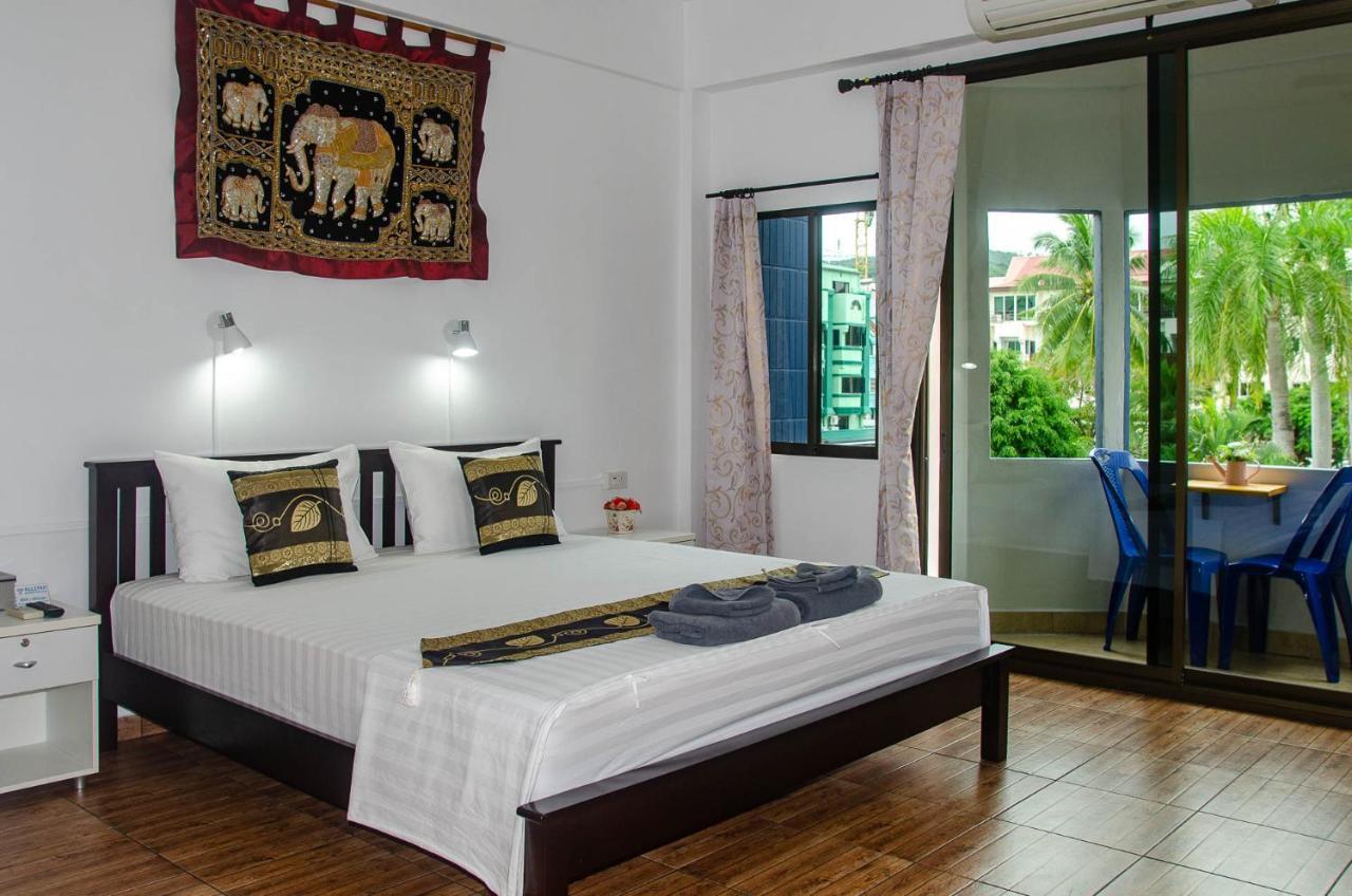 Allstar Guesthouse Karon Bagian luar foto