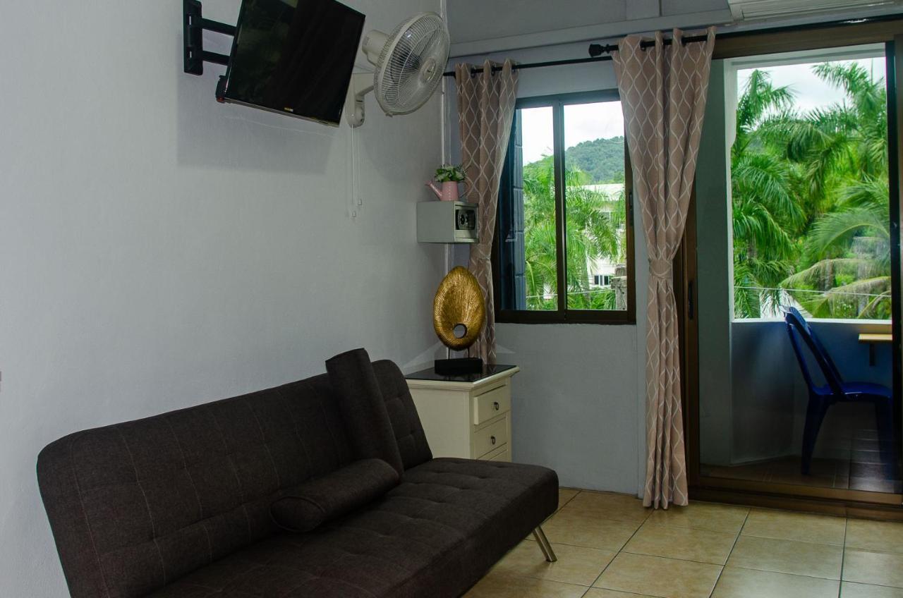 Allstar Guesthouse Karon Bagian luar foto