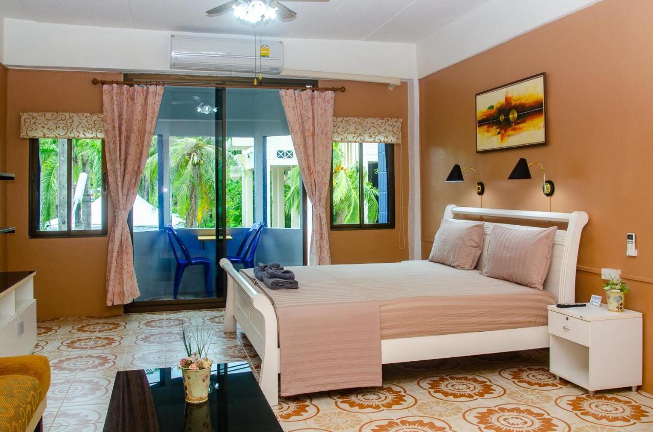 Allstar Guesthouse Karon Bagian luar foto