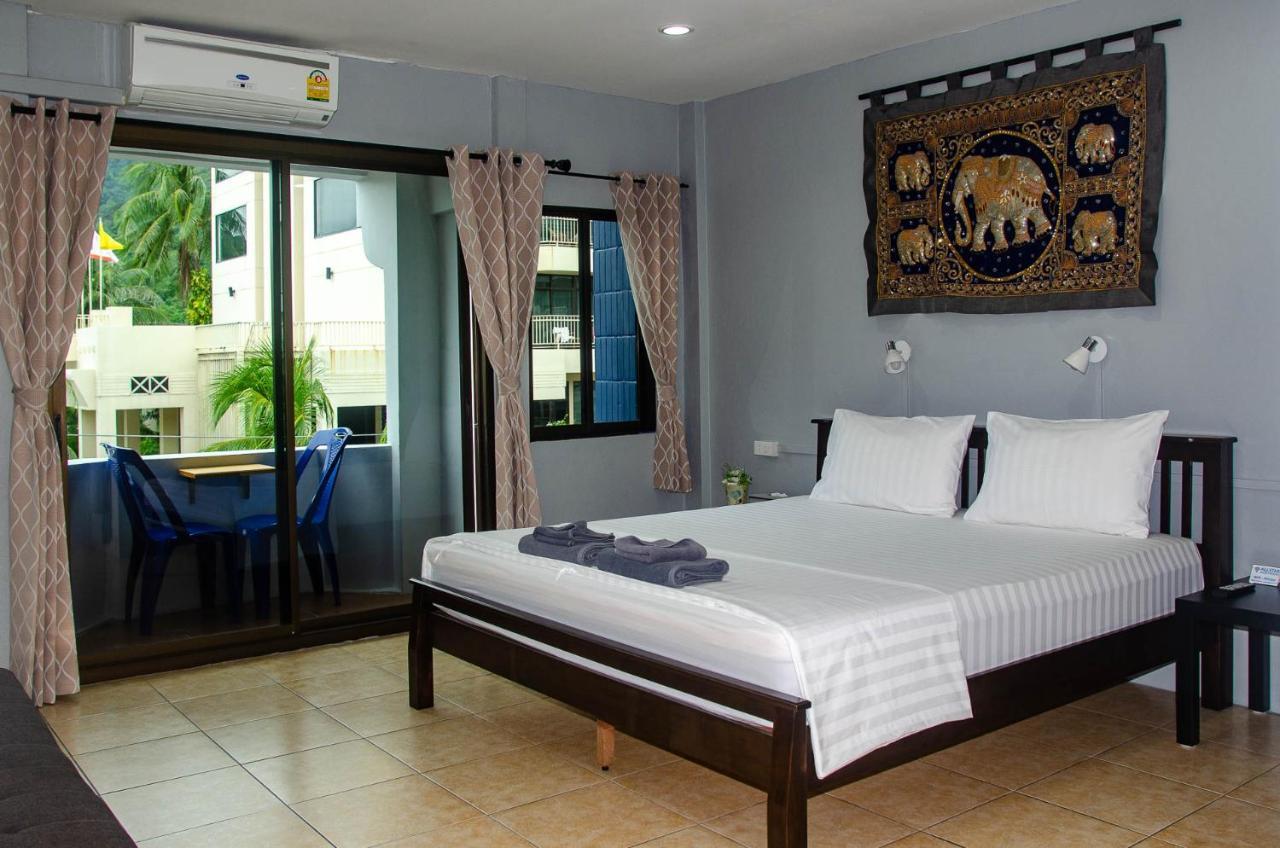 Allstar Guesthouse Karon Bagian luar foto
